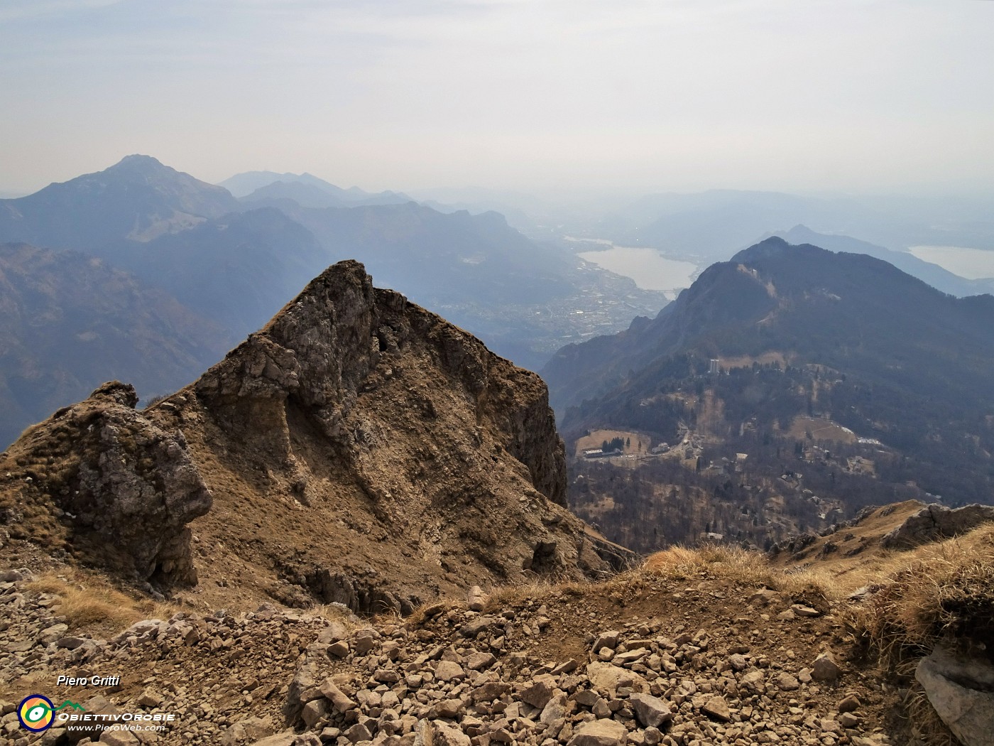 22 Canalone Caimi con vista in Resegone a sx e Pian dei Resinelli a dx.JPG